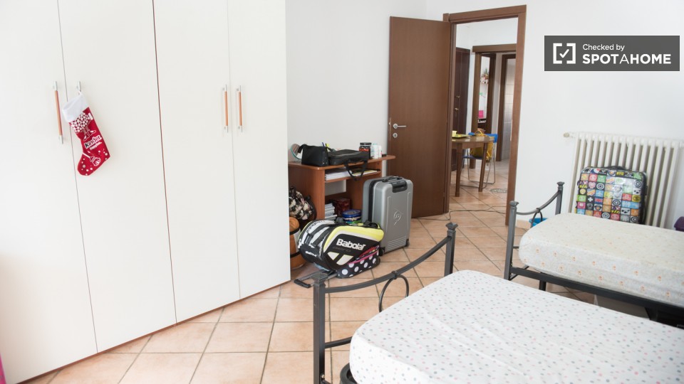 Immagine 11 di Camera condivisa in affitto  in Via Ostiense a Roma