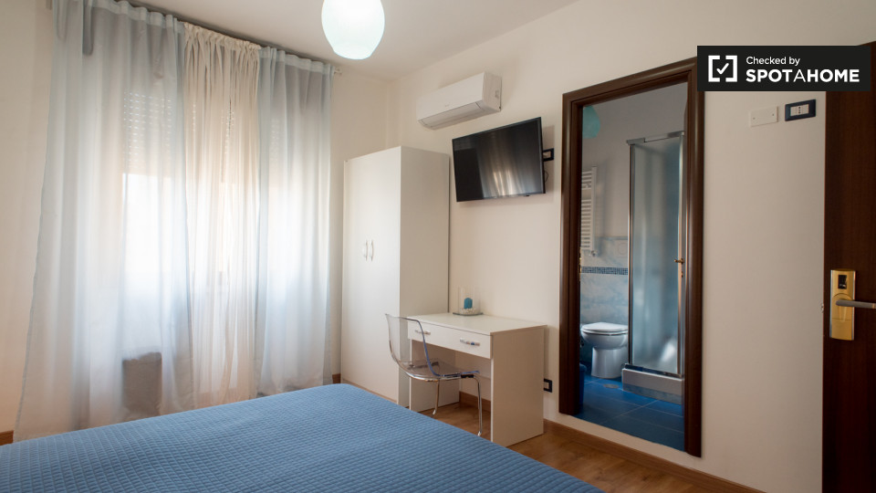 Immagine 4 di Camera condivisa in affitto  in Via Monza a Roma