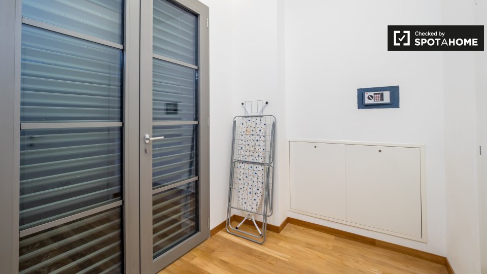 Immagine 12 di Ufficio in affitto  in Via Enrico Cosenz a Milano