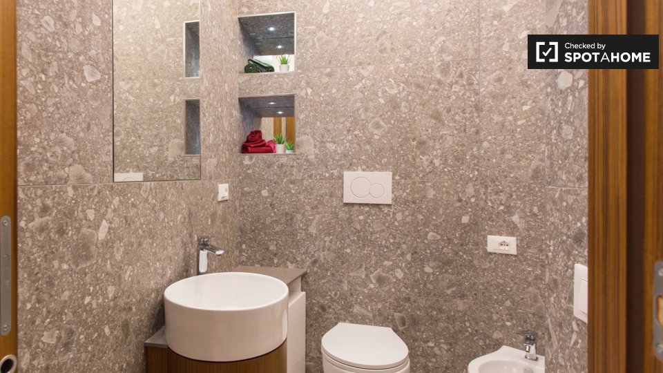 Immagine 12 di Ufficio in affitto  in Corso Italia a Milano