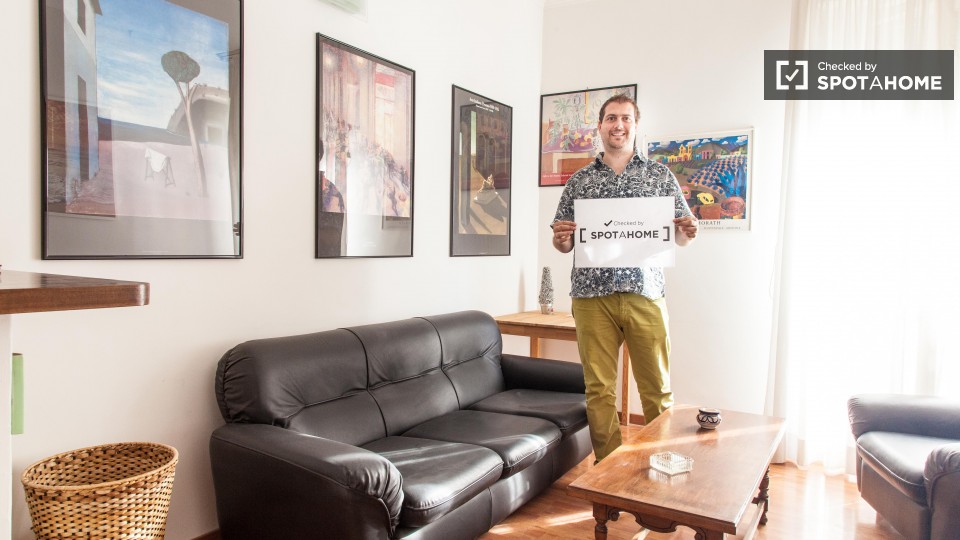 Immagine 18 di Camera condivisa in affitto  in Via del Fontanile Arenato a Roma