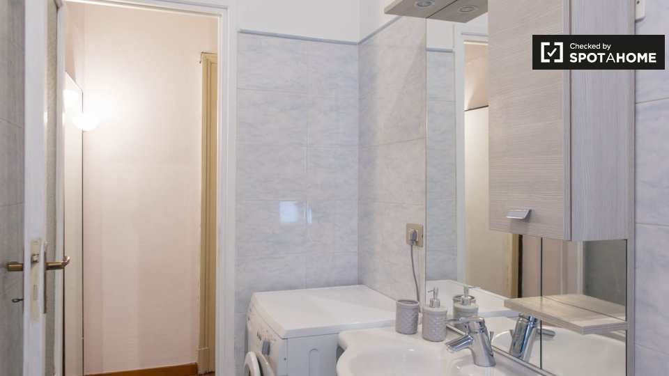 Immagine 14 di Appartamento in affitto  in Via Piero della Francesca a Milano