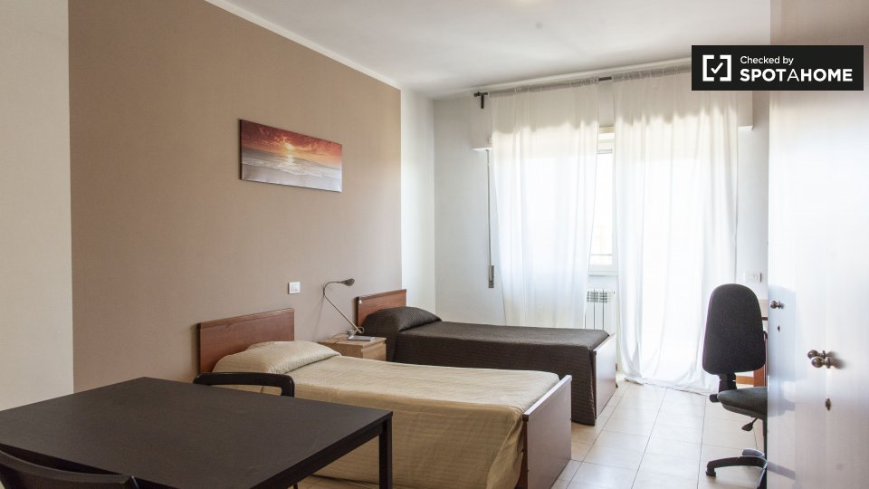 Immagine 1 di Ufficio in affitto  in Viale della Venezia Giulia a Roma