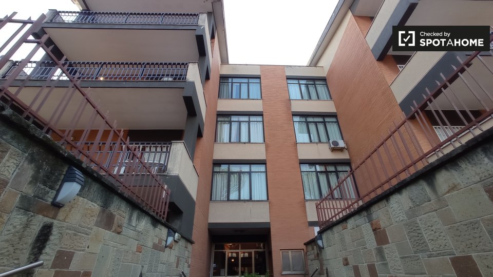 Immagine 18 di Appartamento in affitto  in Via Ildebrando Vivanti a Roma