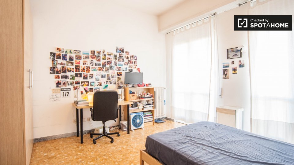 Immagine 16 di Camera condivisa in affitto  in Piazza San Giovanni Bosco a Roma