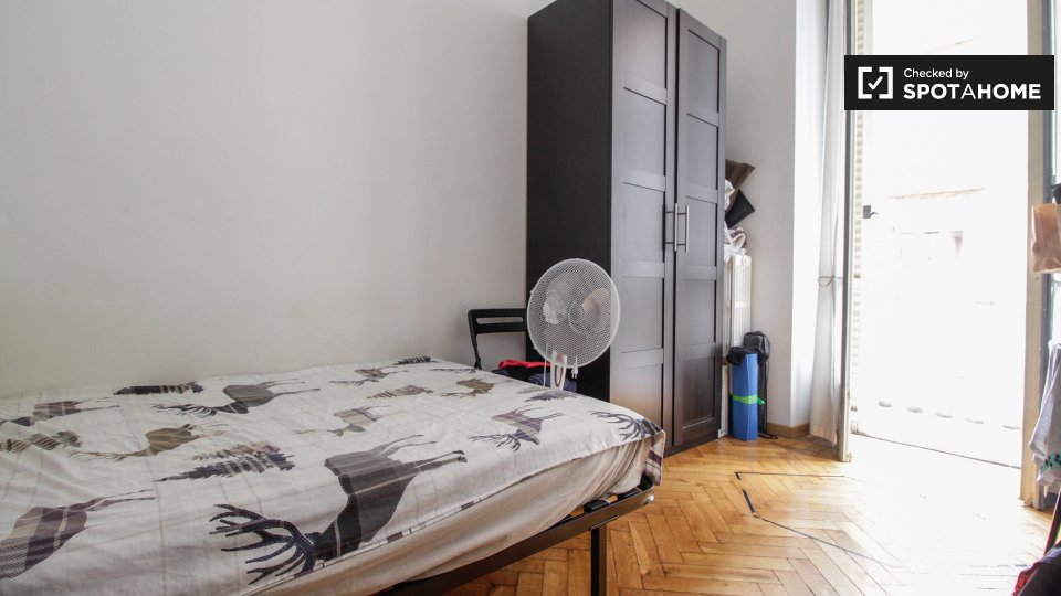 Immagine 1 di Camera condivisa in affitto  in Corso S. Maurizio a Torino