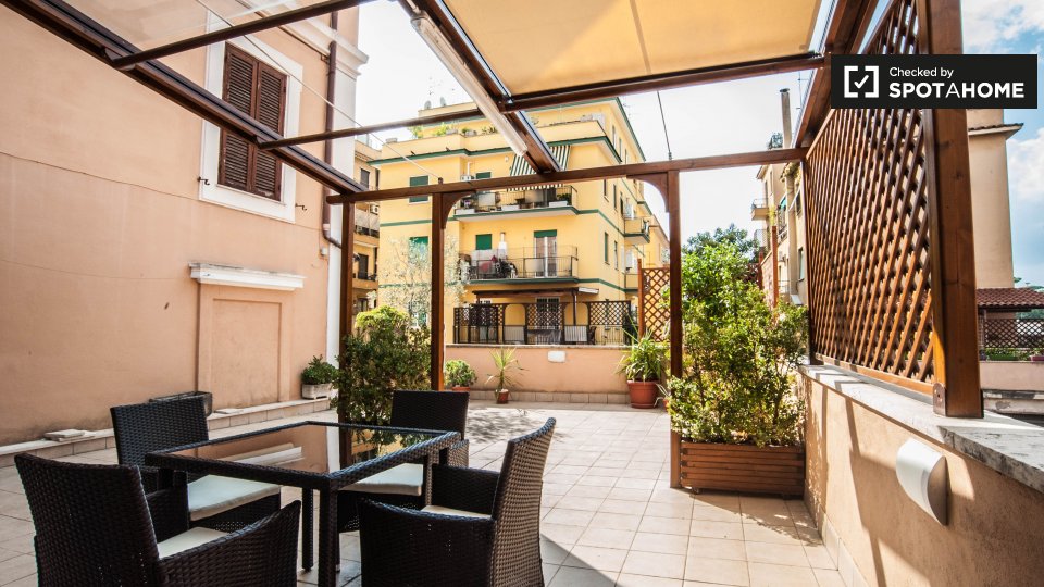 Immagine 15 di Ufficio in affitto  in Via di Monte del Gallo a Roma