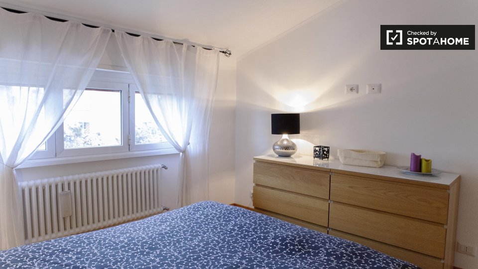 Immagine 2 di Camera condivisa in affitto  in Via Anite di Tegea a Roma