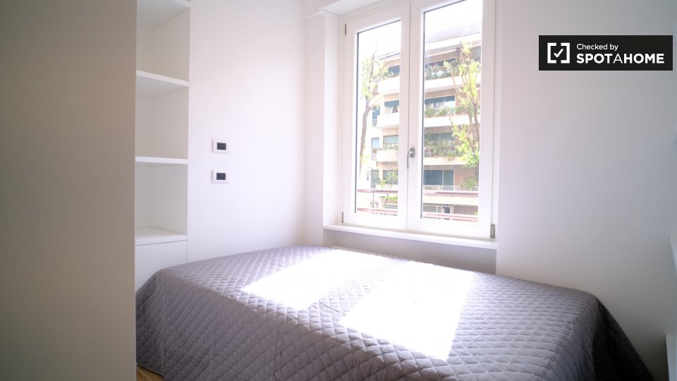 Immagine 6 di Camera condivisa in affitto  in Largo Ettore Marchiafava a Roma