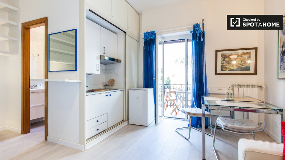 Immagine 5 di Ufficio in affitto  in Via del Lago Terrione a Roma