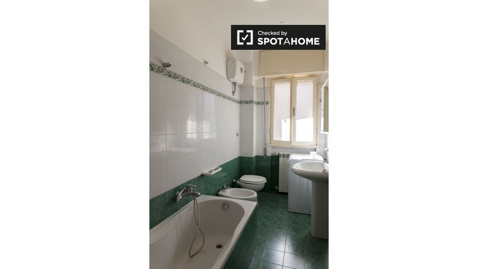 Immagine 5 di Appartamento in affitto  in Via Marco Valerio Corvo, 00174 Roma RM, Italy a Roma