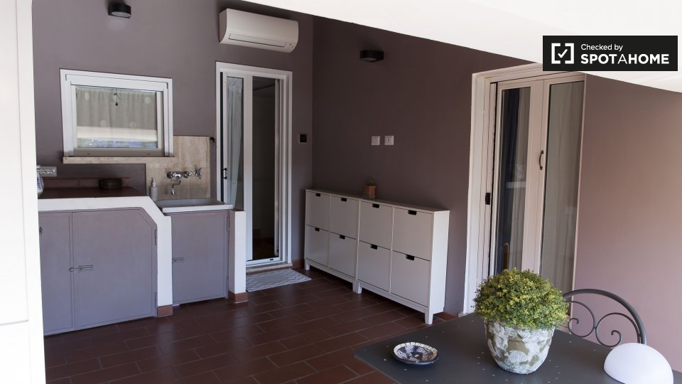 Immagine 15 di Camera condivisa in affitto  in Via Anite di Tegea a Roma