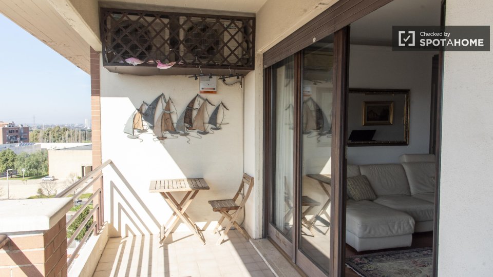 Immagine 11 di Camera condivisa in affitto  in Via Gian Antonio Maggi a Roma