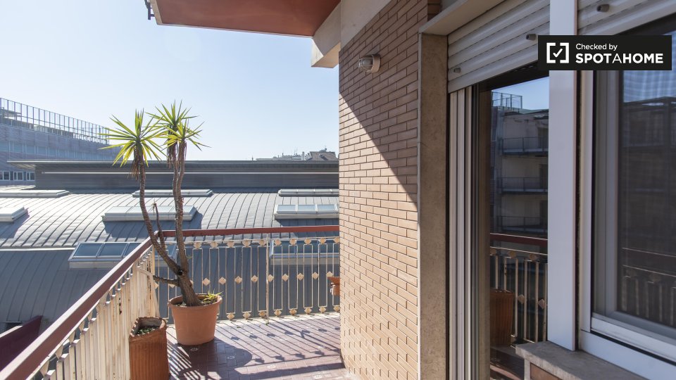 Immagine 8 di Camera condivisa in affitto  in Via Antonino Pio a Roma