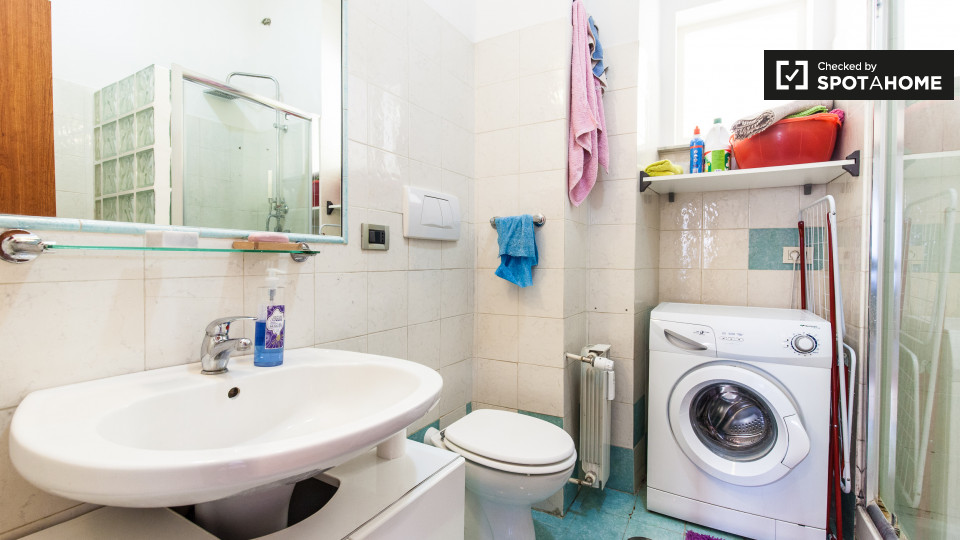 Immagine 5 di Camera condivisa in affitto  in Viale dello Scalo San Lorenzo a Roma