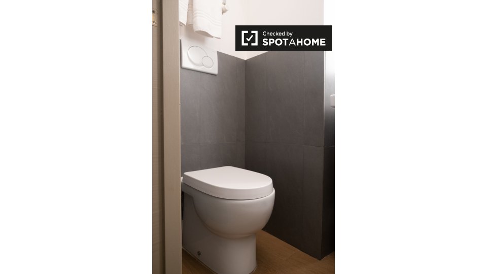 Immagine 10 di Ufficio in affitto  in Via del Banco di Santo Spirito a Roma