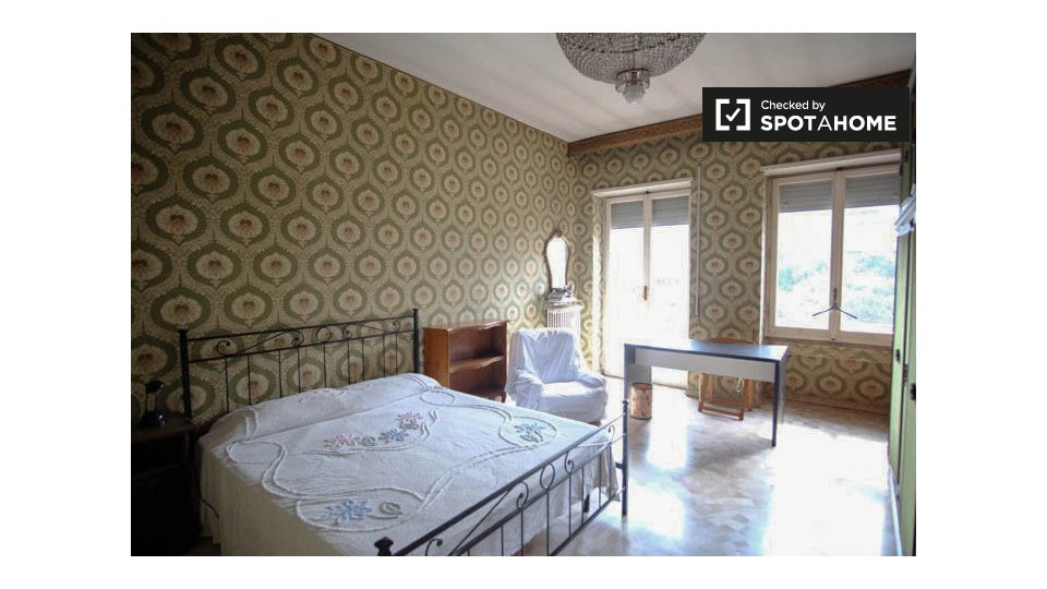 Immagine 2 di Camera condivisa in affitto  in Piazza San Giovanni Bosco a Roma