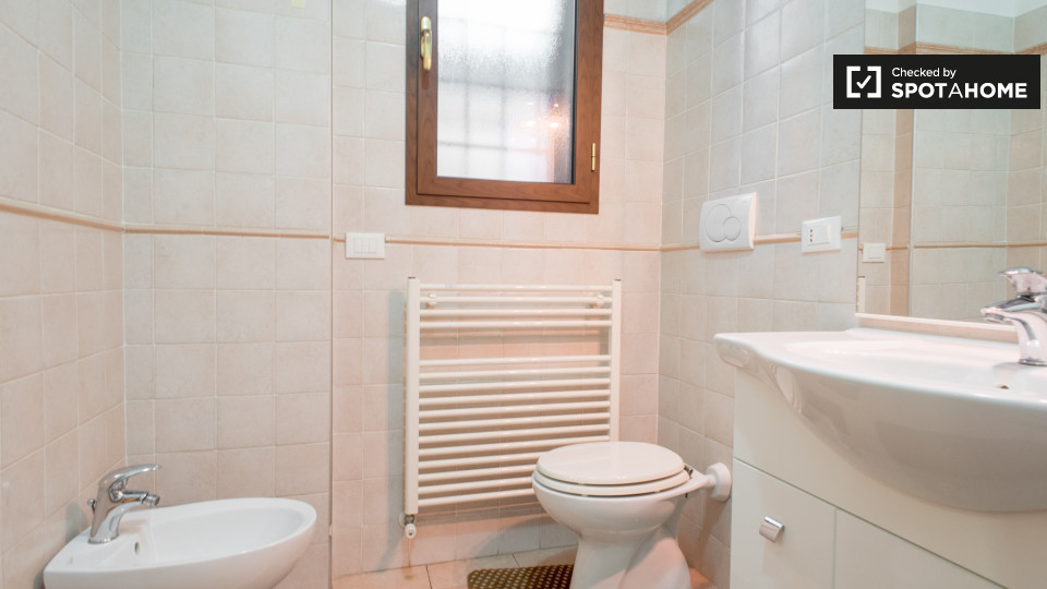 Immagine 11 di Ufficio in affitto  in Via Filippo Bernardini a Roma