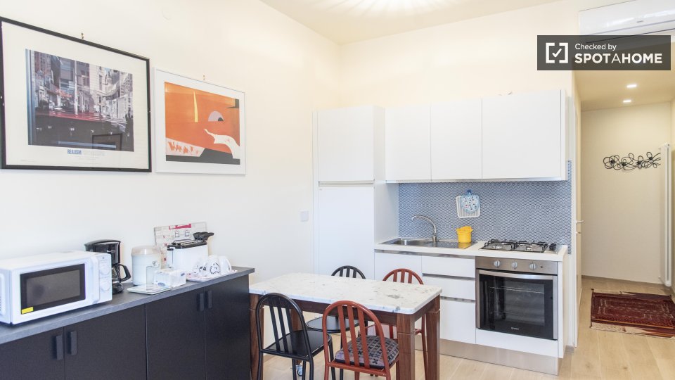 Immagine 16 di Appartamento in affitto  in Via Giovanni Filippo Ingrassia a Roma