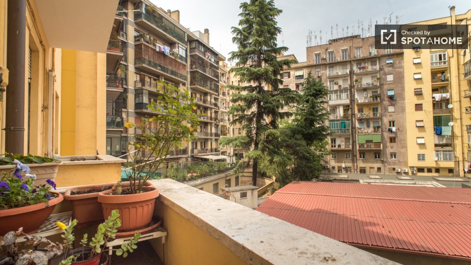 Immagine 5 di Camera condivisa in affitto  in Via delle Cave a Roma