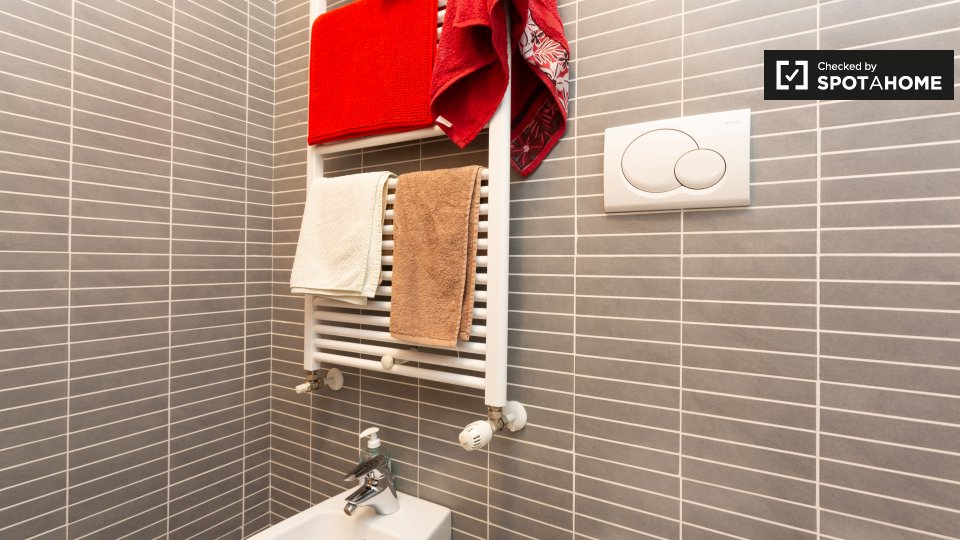 Immagine 15 di Camera condivisa in affitto  in Viale dell'Innovazione a Milano