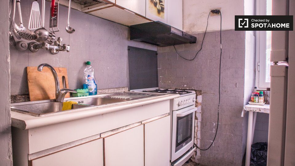 Immagine 6 di Camera condivisa in affitto  in Via Alessandro Cialdi, 00154 Roma RM, Italy a Roma