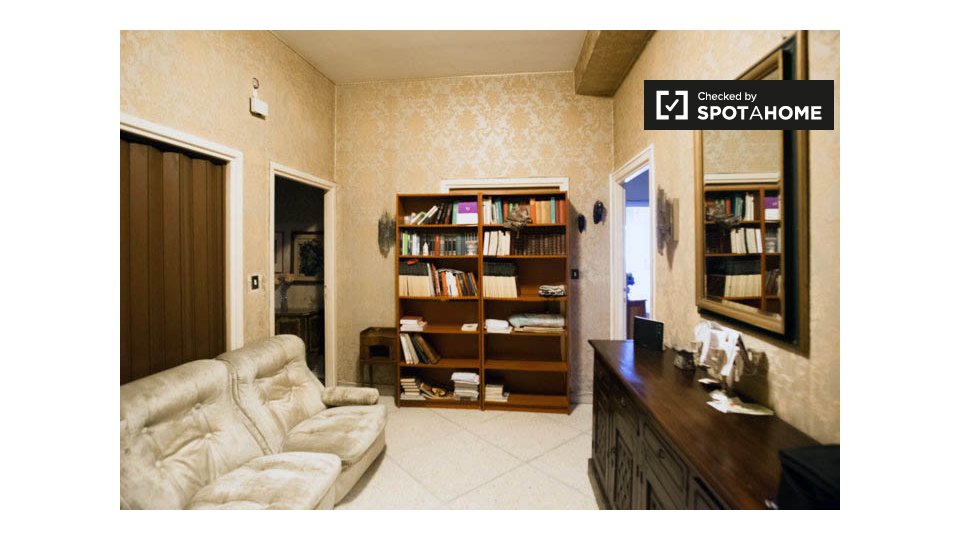 Immagine 9 di Camera condivisa in affitto  in Piazza San Giovanni Bosco a Roma