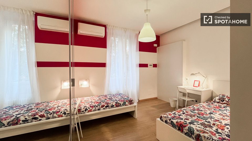 Immagine 1 di Camera condivisa in affitto  in P.za XXV Aprile a Milano