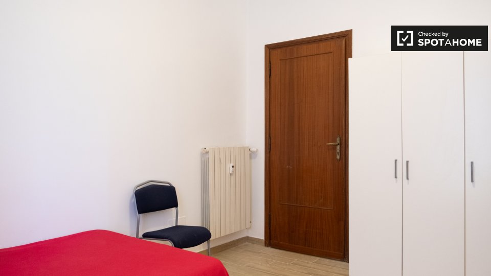 Immagine 9 di Camera condivisa in affitto  in Via dei Campani, 00185 Roma RM, Italy a Roma