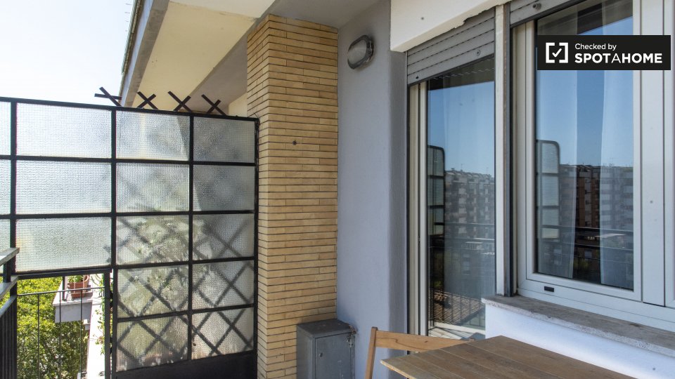 Immagine 15 di Ufficio in affitto  in Viale della Venezia Giulia a Roma