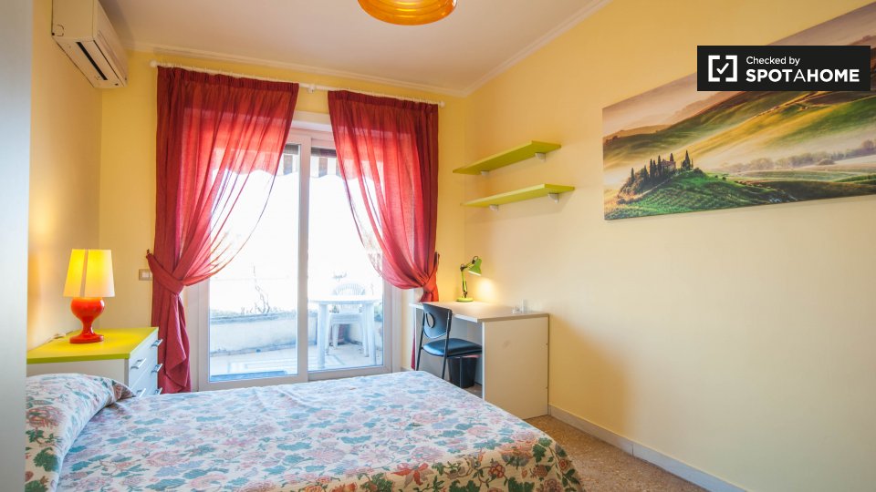 Immagine 19 di Camera condivisa in affitto  in Via Nemorense, 00199 Roma RM, Italy a Roma