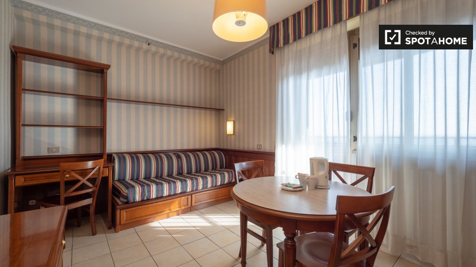 Immagine 1 di Appartamento in affitto  in Via dei Pini a Buccinasco