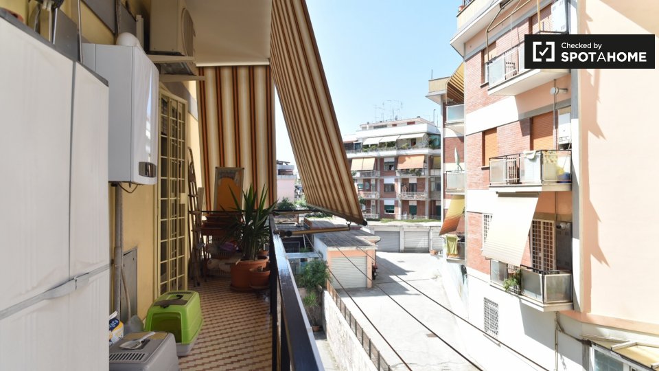 Immagine 13 di Camera condivisa in affitto  in Via di Torrevecchia, 00168 Roma RM, Italy a Roma