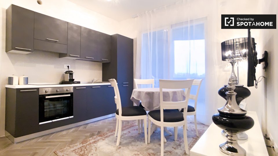 Immagine 3 di Appartamento in affitto  in Via Giuseppe Giacosa, 15, 00137 Roma RM, Italy a Roma