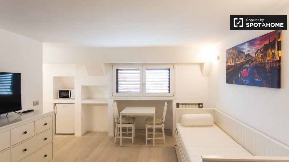 Immagine 1 di Ufficio in affitto  in Viale S. Gimignano, 20146 Milano MI, Italy a Milano