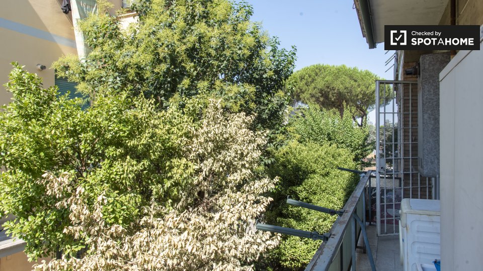 Immagine 18 di Camera condivisa in affitto  in Via di Torrevecchia a Roma