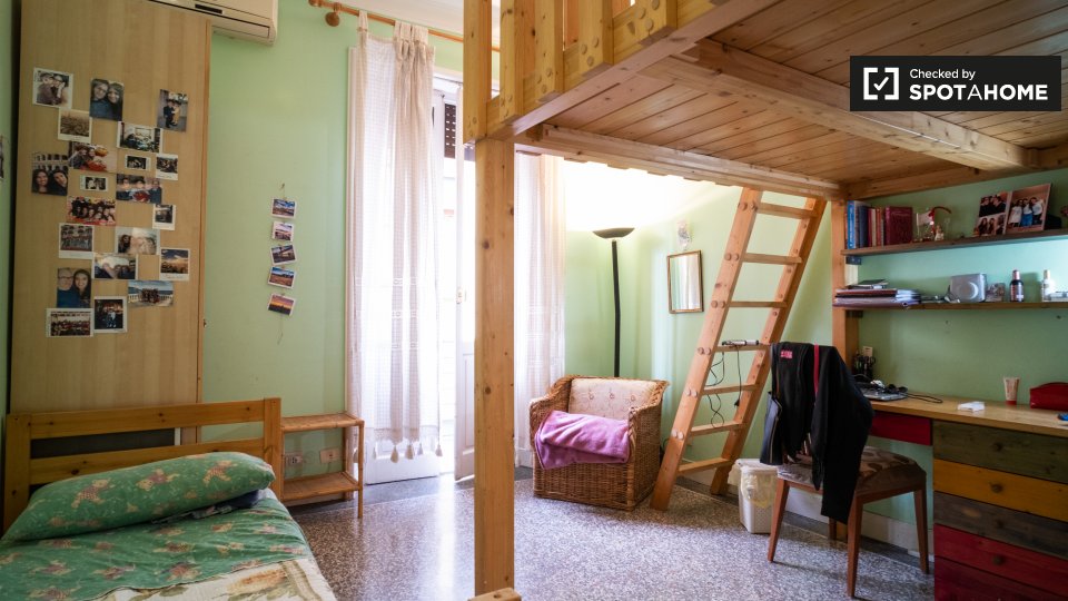 Immagine 2 di Camera condivisa in affitto  in Via Antonio Gallonio, 00161 Roma RM, Italy a Roma