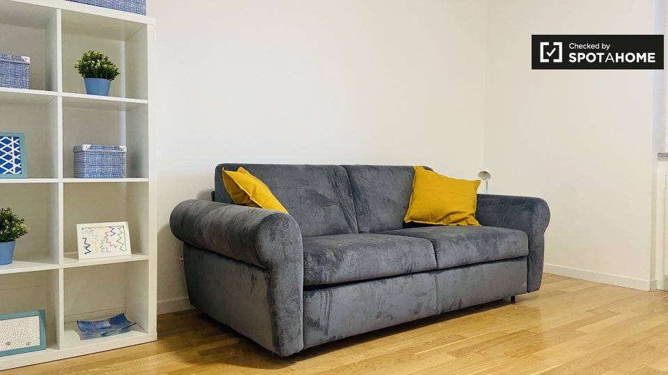 Immagine 8 di Ufficio in affitto  in Via Ugo Tognazzi a Milano