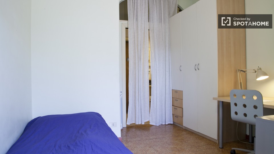 Immagine 15 di Camera condivisa in affitto  in Via Tiburtina a Roma