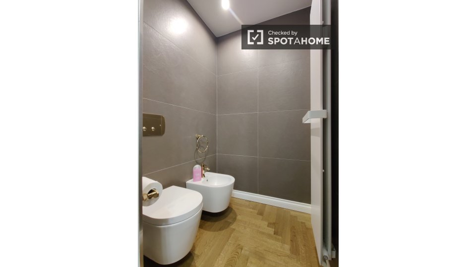 Immagine 17 di Appartamento in affitto  in Viale Tunisia a Milano