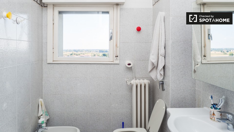 Immagine 12 di Camera condivisa in affitto  in Via Michele Saponaro a Milano