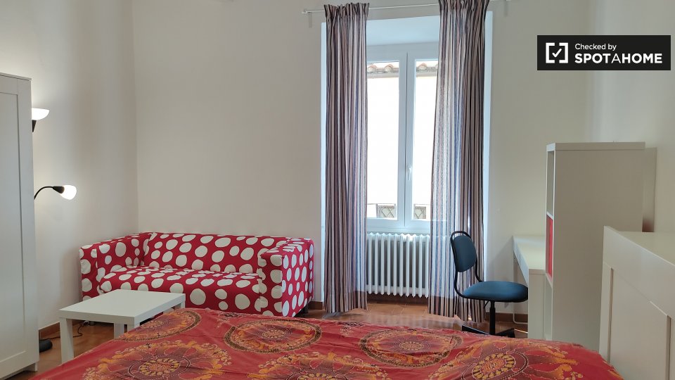 Immagine 2 di Camera condivisa in affitto  in Via Antonio Scialoja a Firenze