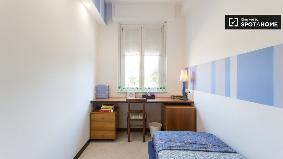 Immagine 2 di Camera condivisa in affitto  in Via Domenico Veneziano a Milano