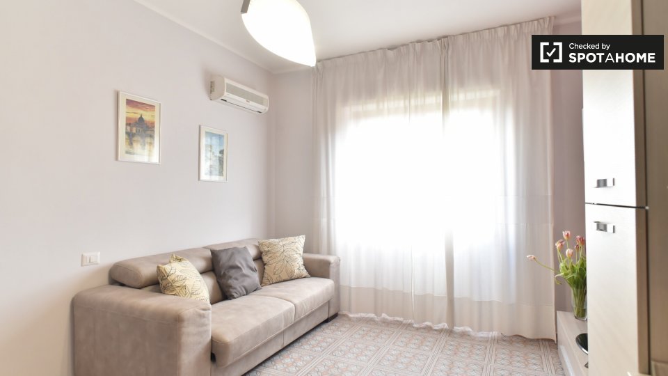 Immagine 2 di Appartamento in affitto  in Via Alessio Baldovinetti, 00142 Roma RM, Italy a Roma