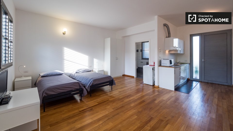 Immagine 6 di Ufficio in affitto  in Via Enrico Cosenz a Milano