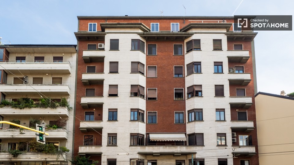 Immagine 17 di Ufficio in affitto  in Via Cuneo a Milano