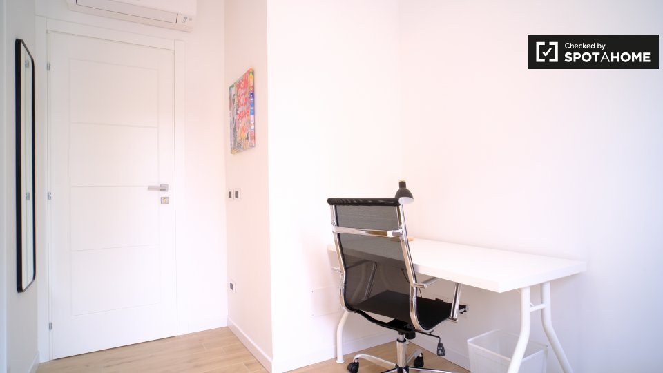 Immagine 14 di Camera condivisa in affitto  in Largo Ettore Marchiafava a Roma