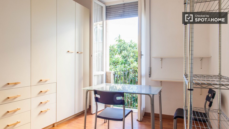 Immagine 14 di Camera condivisa in affitto  in Via del Fontanile Arenato a Roma