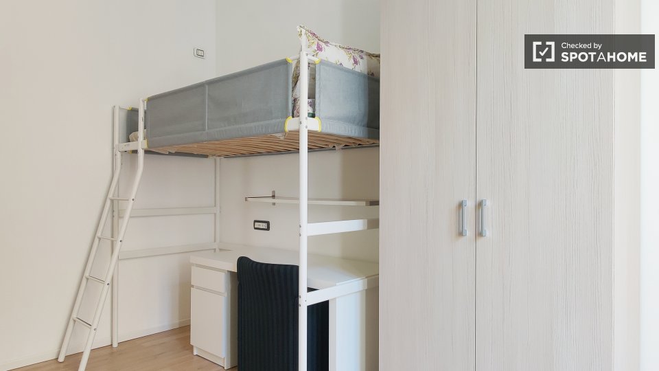 Immagine 12 di Camera condivisa in affitto  in Via Mac Mahon a Milano