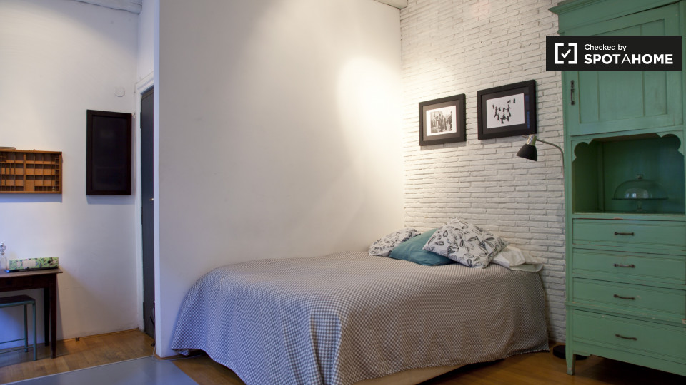 Immagine 3 di Ufficio in affitto  in Via La Spezia a Roma